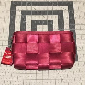 Classic Harvey’s Clutch in Razzleberry